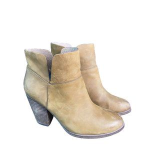 Vince Camuto Helyn Leather Split Cuff Ankle Boots Size 8.5